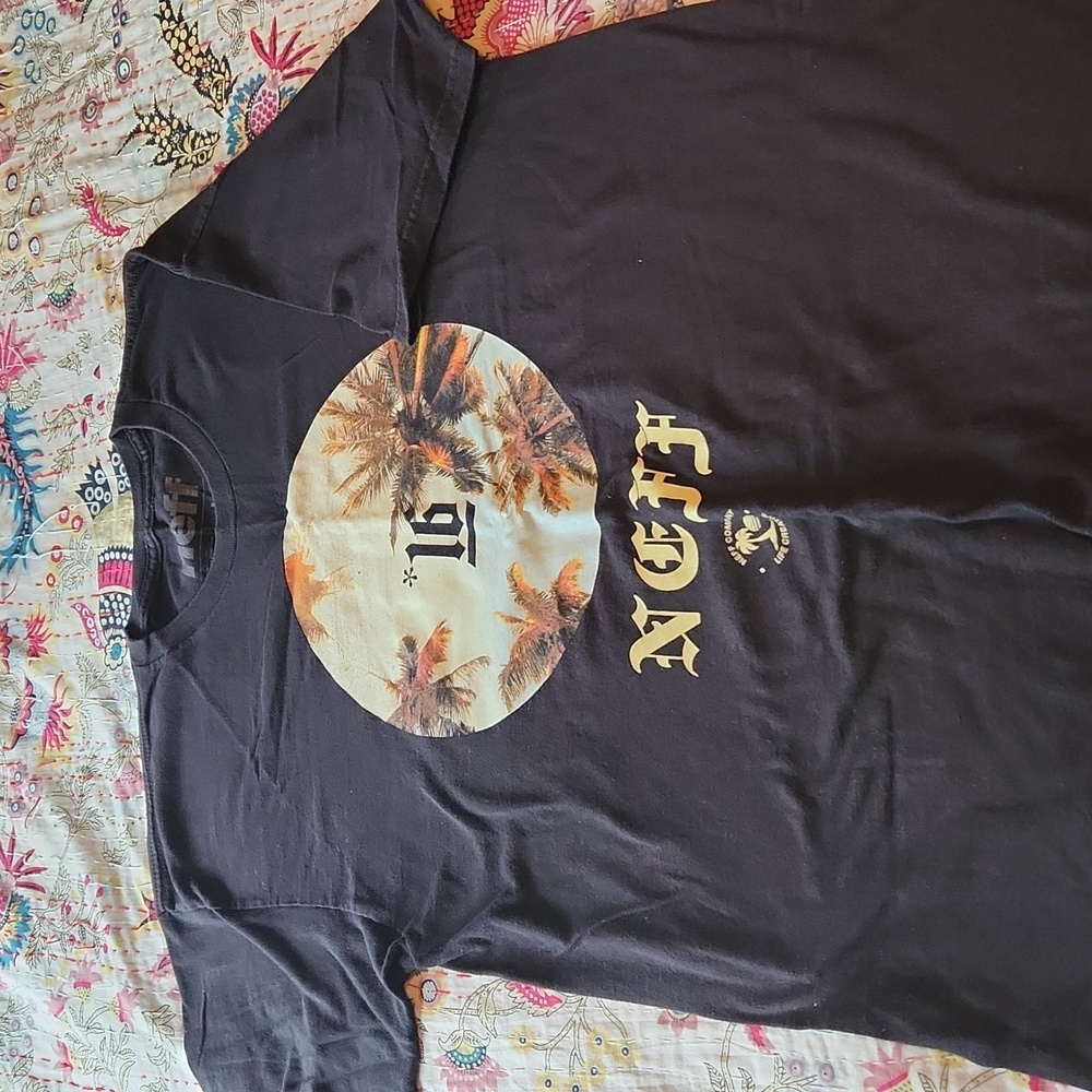 Neff men's large skater T-shirt. Excellent used condition